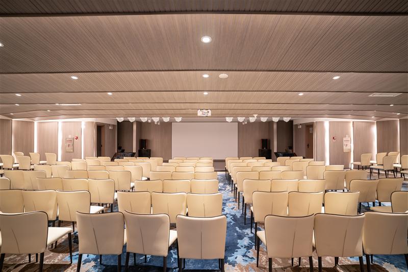 三峡游轮星际雅典娜电影院