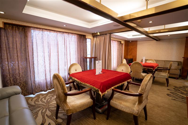 Three Gorges Cruise Star Crystal Chess and Card Room
