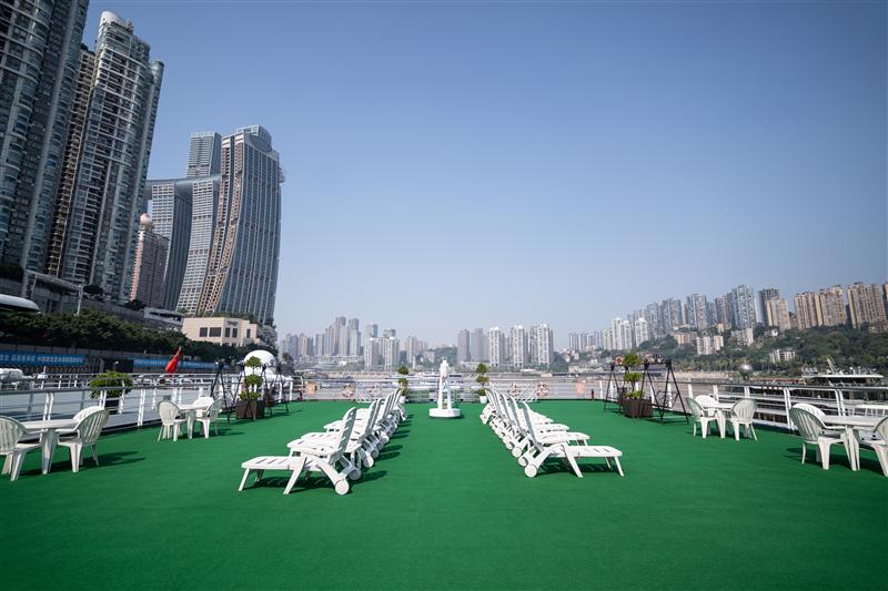 星际水晶号游轮甲板