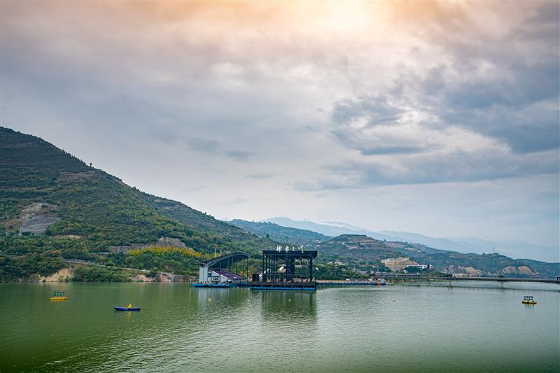 Chongqing, China, returns from the White Emperor City in Fengjie to the Three Gorges Stage