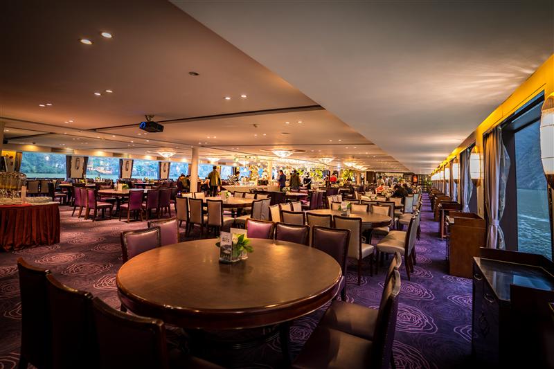 世纪神话二楼自助餐厅