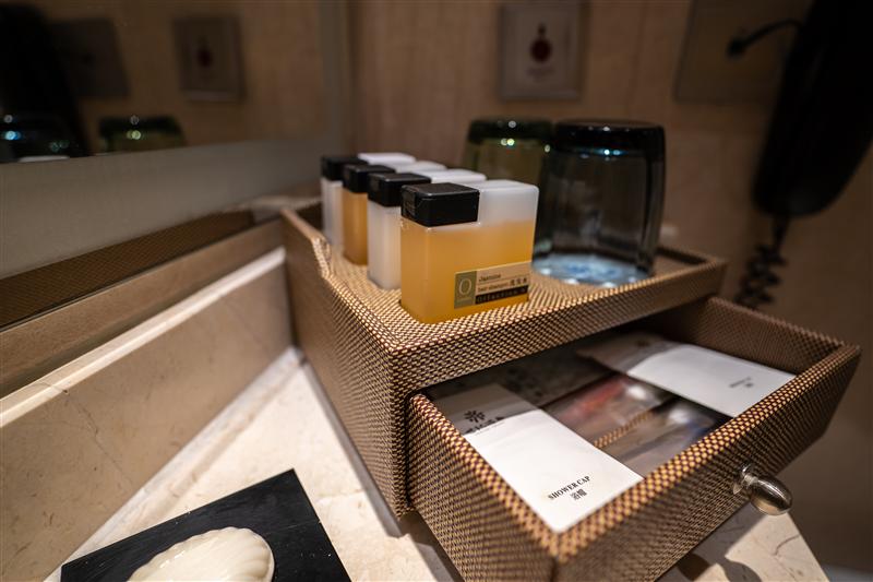 Century Myth Deluxe Business Room