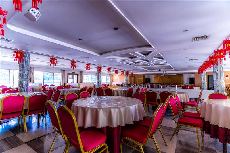 新高湖游轮餐厅