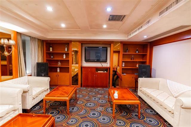 President 6 Cruise-KTV