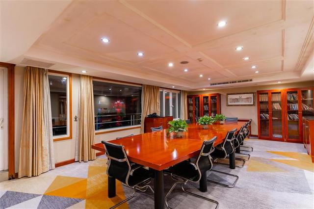 President 6 Cruise-Conference Room