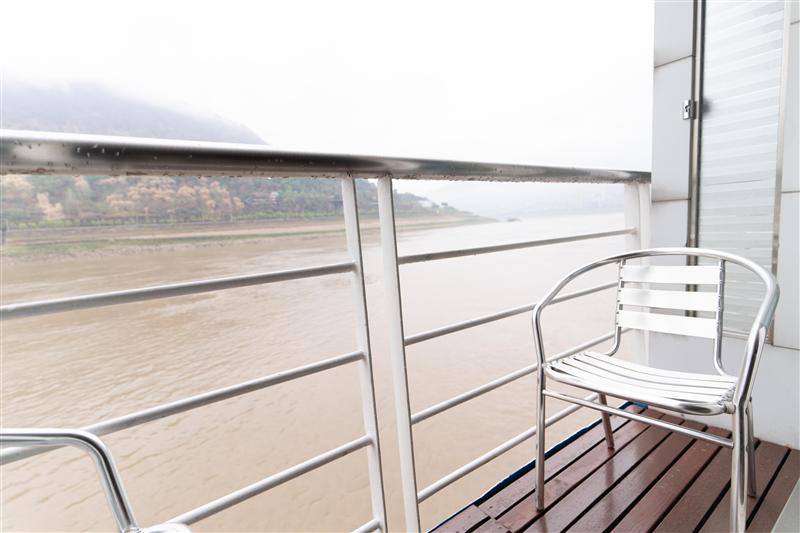 Yangtze River Legend Balcony Standard Room