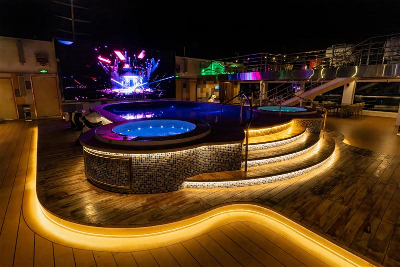 长江叁号 户外泳池