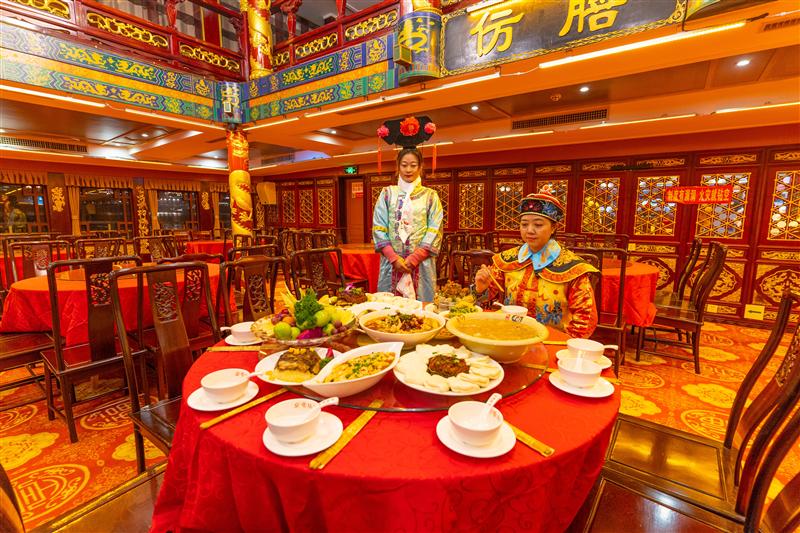 重庆巫山三峡皇家盛世仿膳餐厅