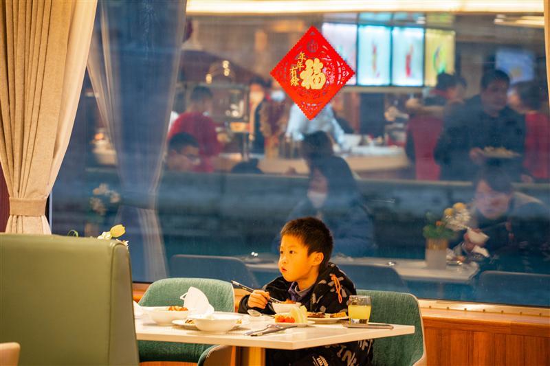 三峽長江叁號春節航次自助餐廳