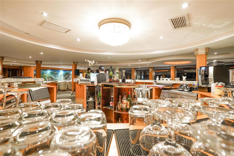 三峡长江探索探索酒吧