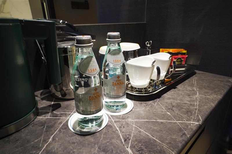 Century Oasis Executive King Room