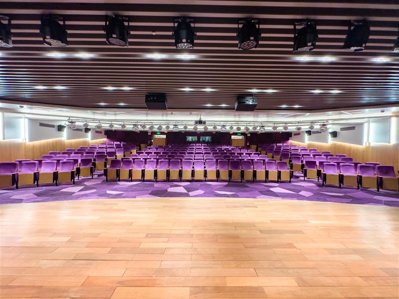 世纪荣耀电影院