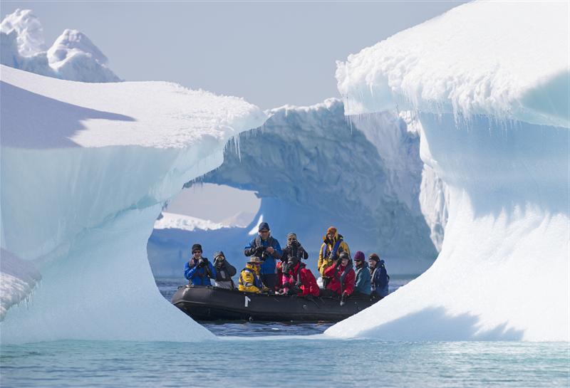 环球航海者号邮轮