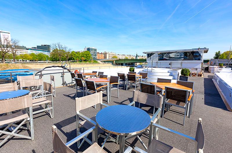 伯爵夫人号邮轮