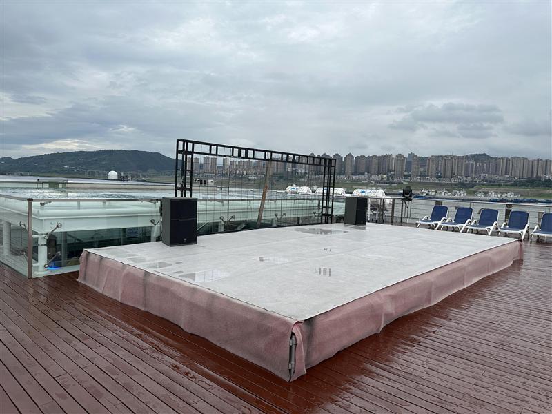 三峡游轮美维凯悦号舞台