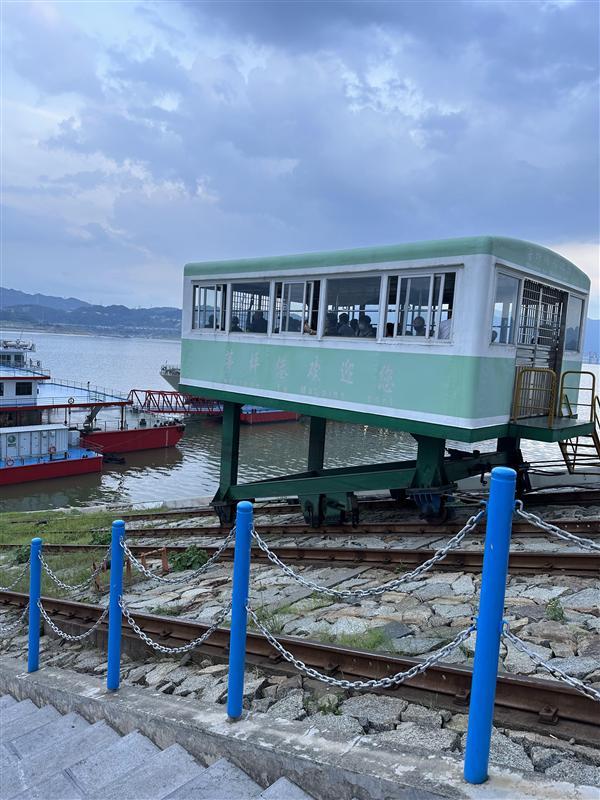三峡游轮载客输送