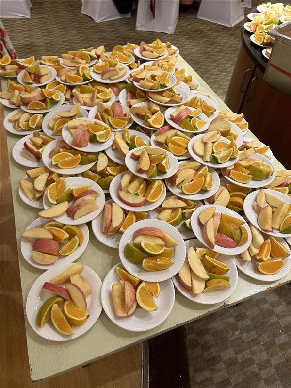 Three Gorges Cruise, Yangtze River Impressions, Self service Fruits