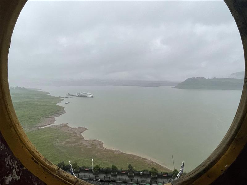三峡游轮三峡风景石宝寨看长江印象