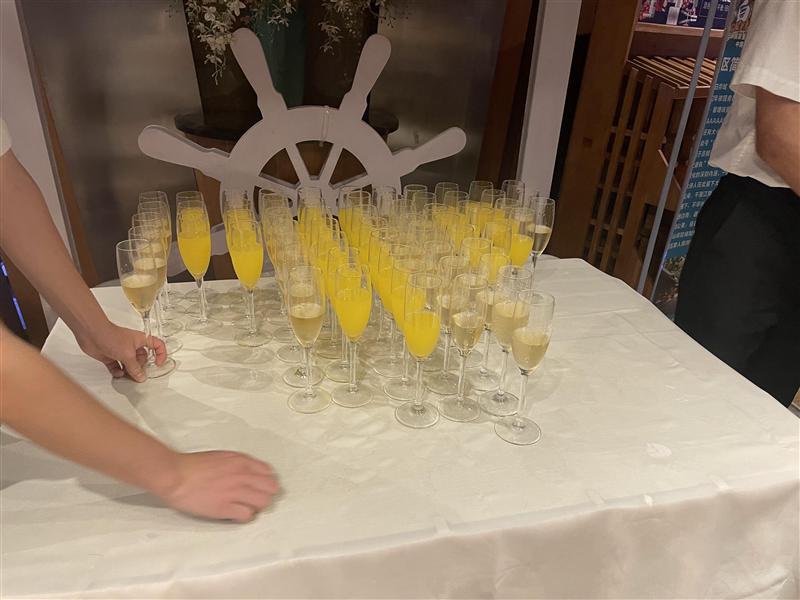 三峡游轮三峡风景长江印象船长酒会