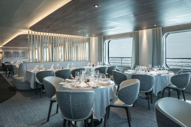 指挥官夏古号邮轮