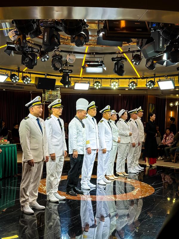 三峡长江叁号船长见面会