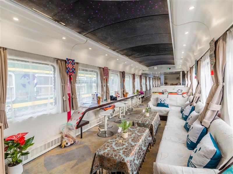 熊猫专列安逸号娱乐车