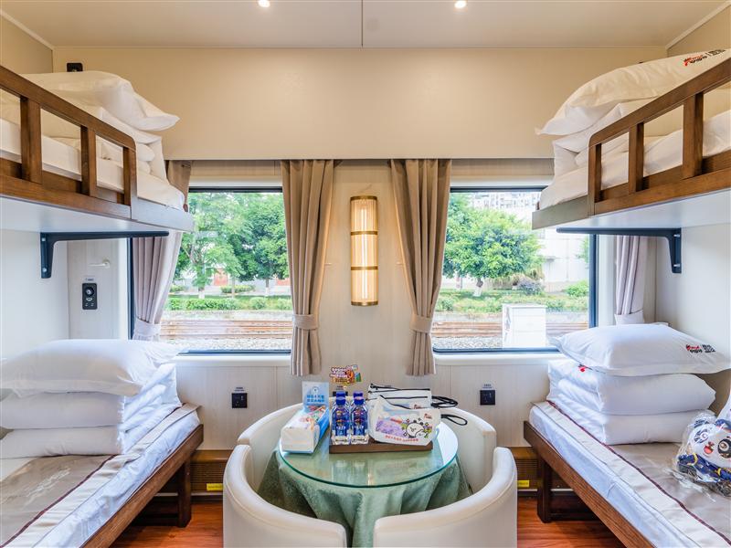 豪华四人间环境