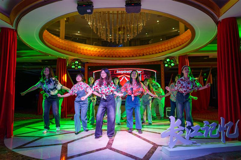 三峽長江記憶公區設施客人互動1