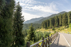 南方列车 潇湘号 乌鲁木齐 天山天池景区