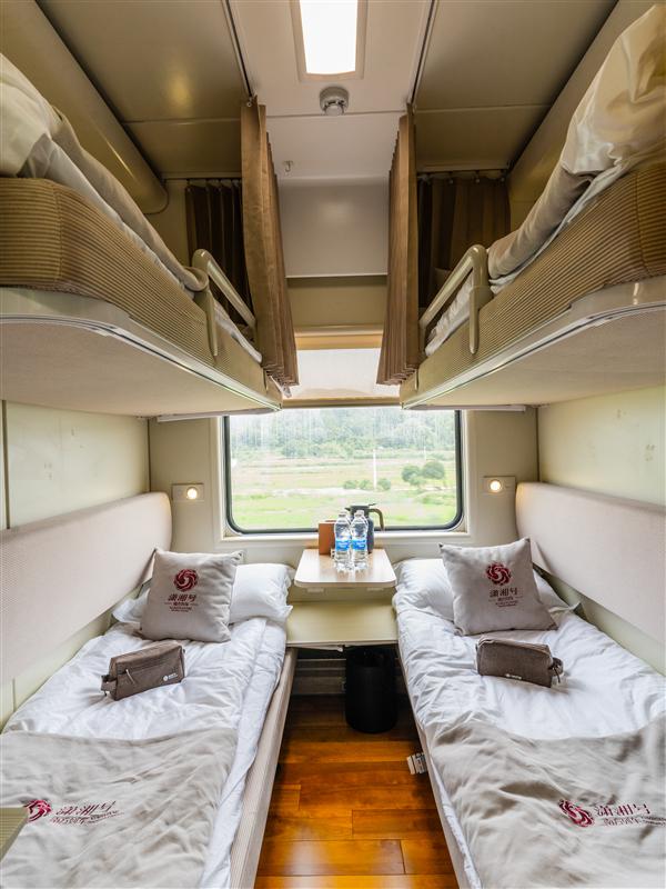 南方列车潇湘号沅湘阁房间