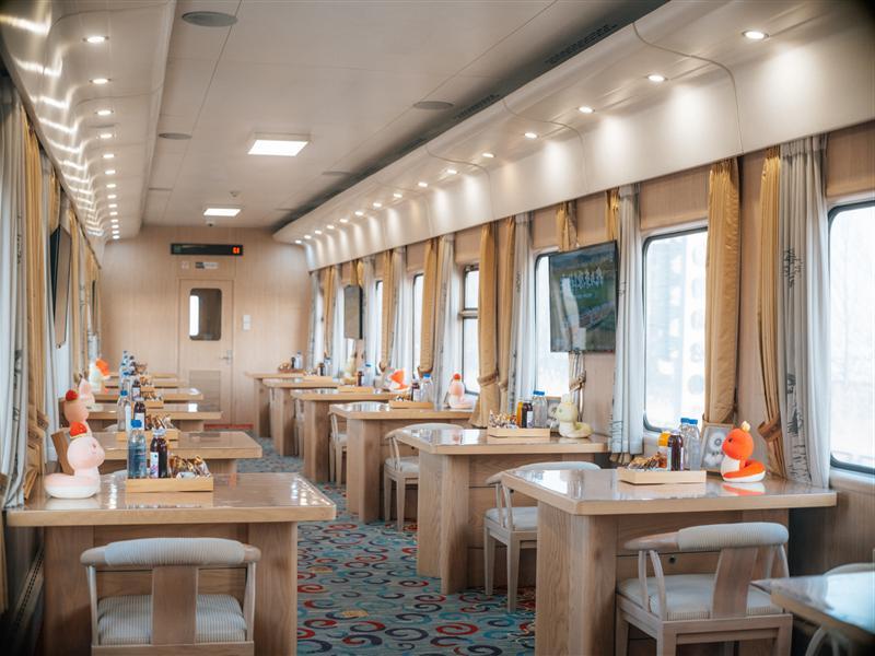 乌力吉·多功能车