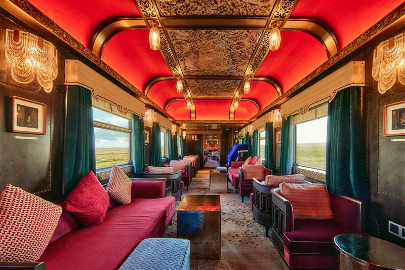 丝路梦享号列车内公共空间1