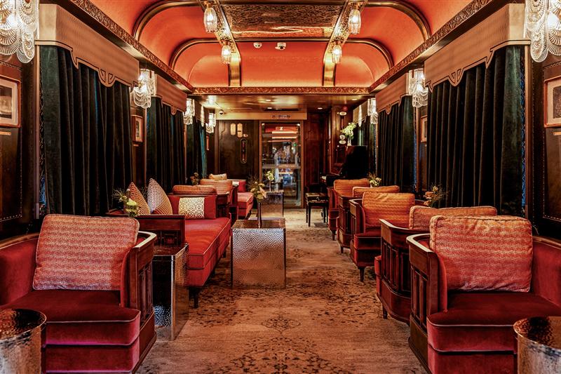 丝路梦享号列车内公共空间