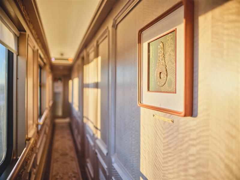 丝路梦享号列车内公共空间