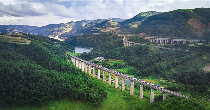 星光澜湄号列车外观