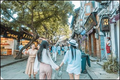 重庆 沙坪坝 磁器口 豆豆和楠楠 夏天 杨志熠