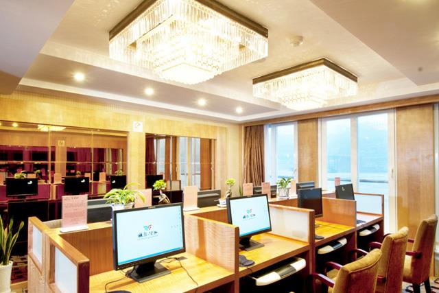 Yangtze Discovery Cruise-Computer room