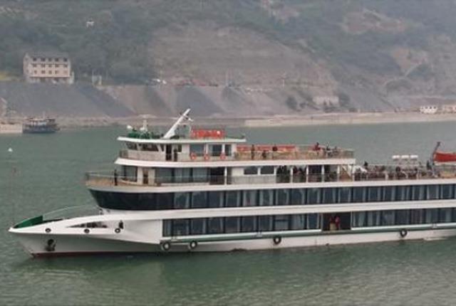 高峽平湖5號遊船外觀