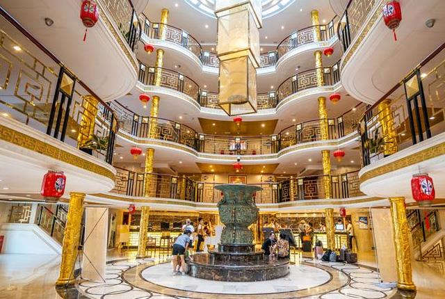 黃金6號遊輪大堂