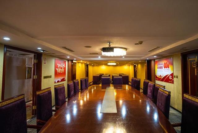 黃金6號遊輪會議室