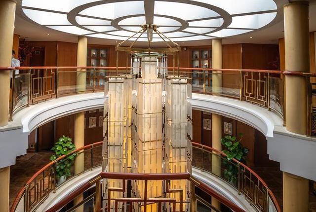 Interstellar Crystal Cruise-Hall pendant light