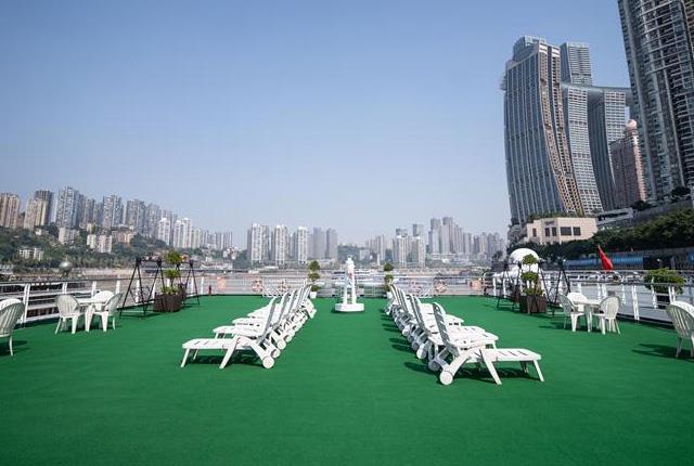 Interstellar Crystal Cruise-Top Deck 1