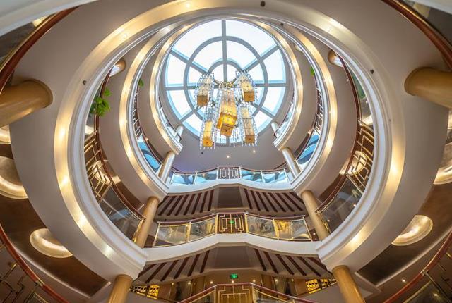 Interstellar Crystal Cruise-Stalls