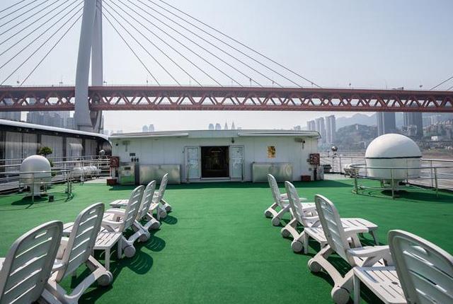 Interstellar Crystal Cruise-Top deck 12