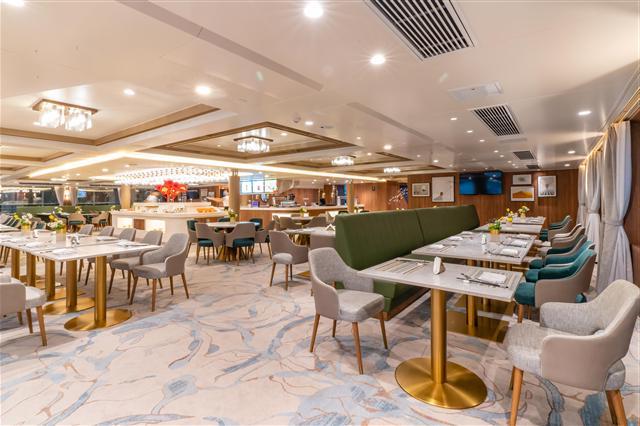 Yangtze No.3 Cruise-Oasis Restaurant 