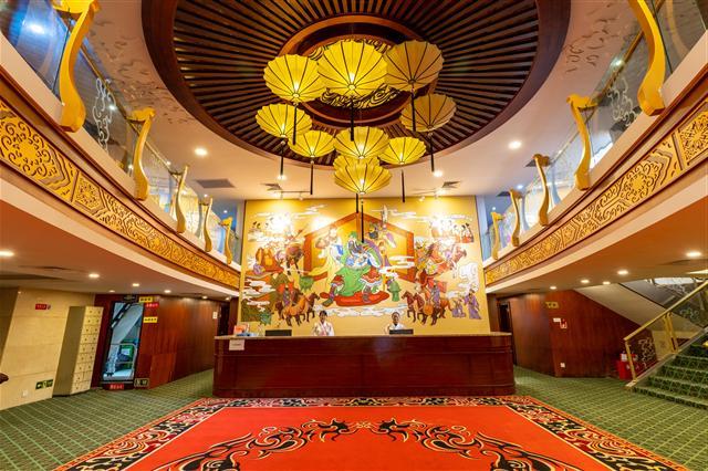 Royal Three Kingdoms Cruise-hall