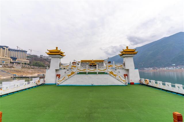 Royal Three Kingdoms Cruise-Top floor view