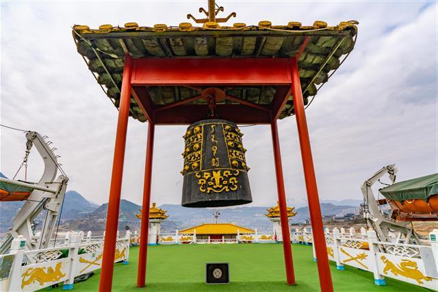 Royal Three Kingdoms Cruise-Top floor view