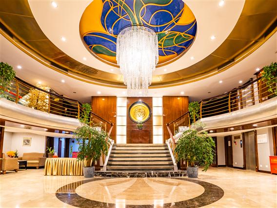 Royal Starlight Cruise-lobby