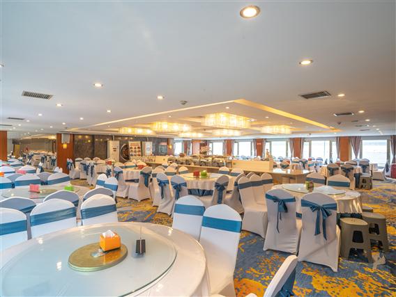 Royal Starlight Cruise-restaurant